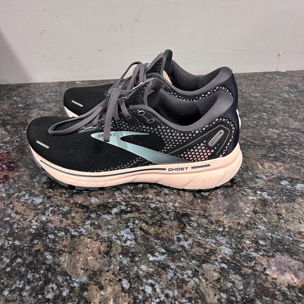 Brooks Ghost 14 Women's Running Shoes Black/Pearl/Peach Color Size 10 Sneakers